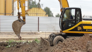 Выкопать яму экскаватором в Красном Сулине от 919 руб. - 2Землекопа-Крл